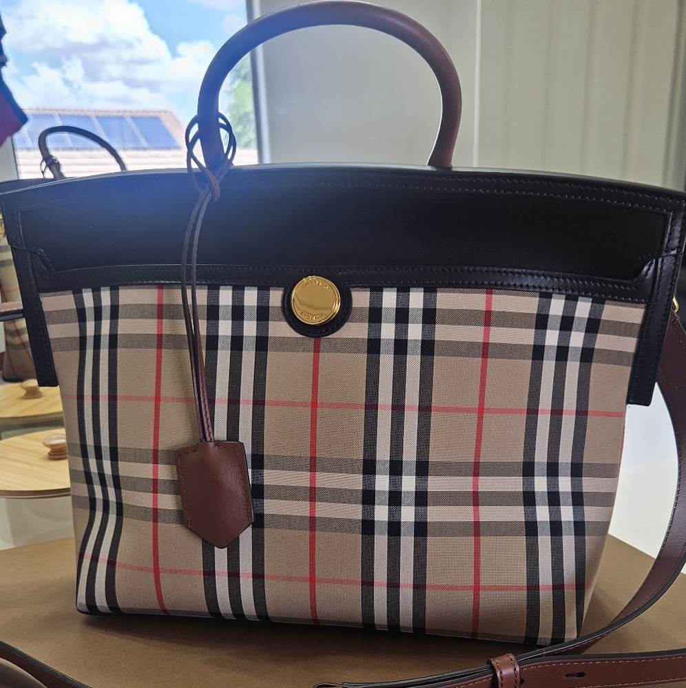 Burberry Checkered Handbag with Black and Brown Accents - Picture 3 of 8